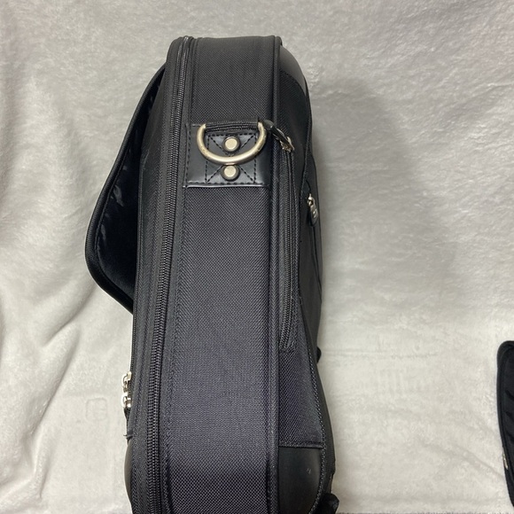 Dell Black Laptop Bag - Picture 5 of 16